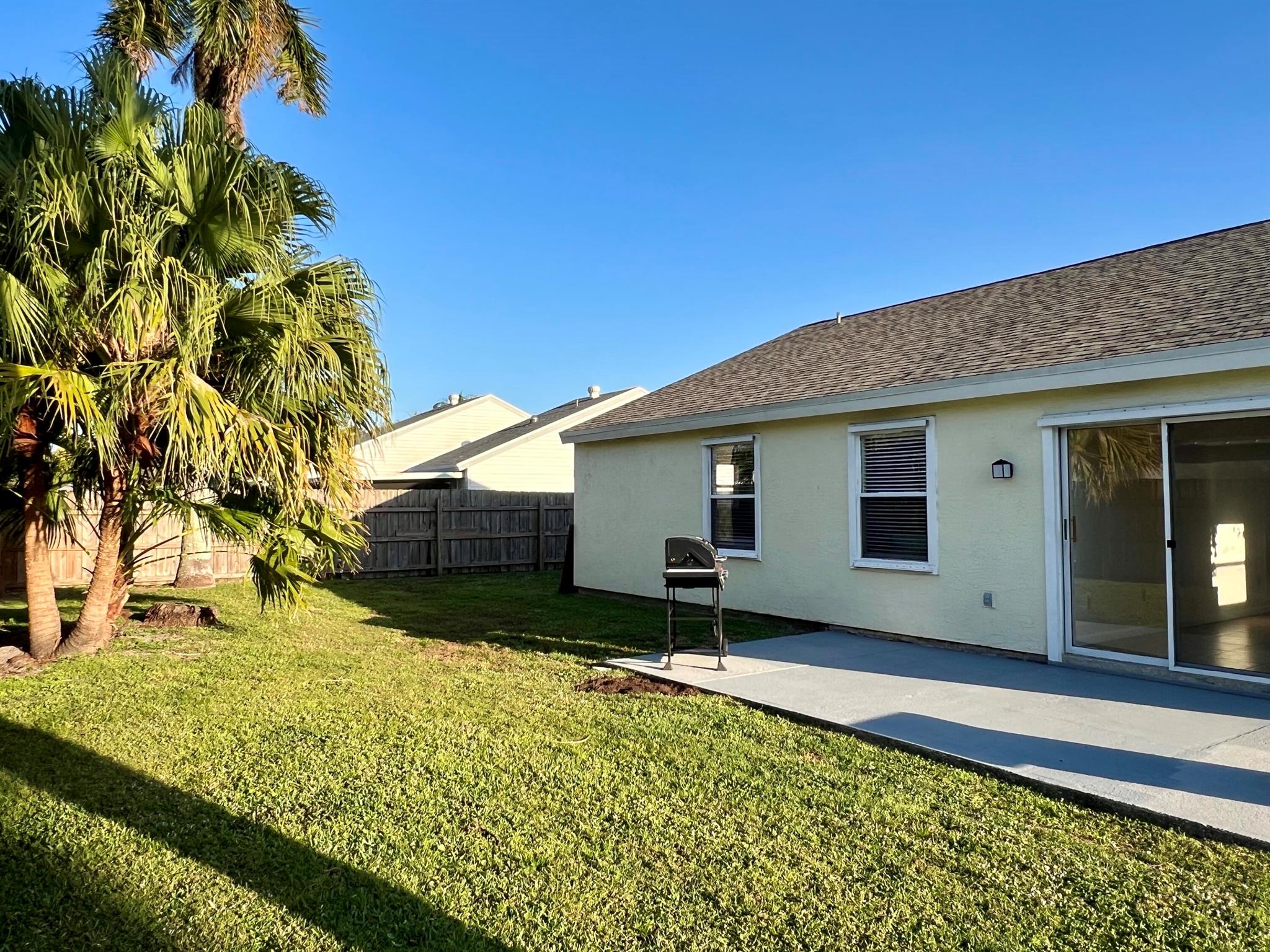 COUNTRYWOOD 2 - Residential Lease