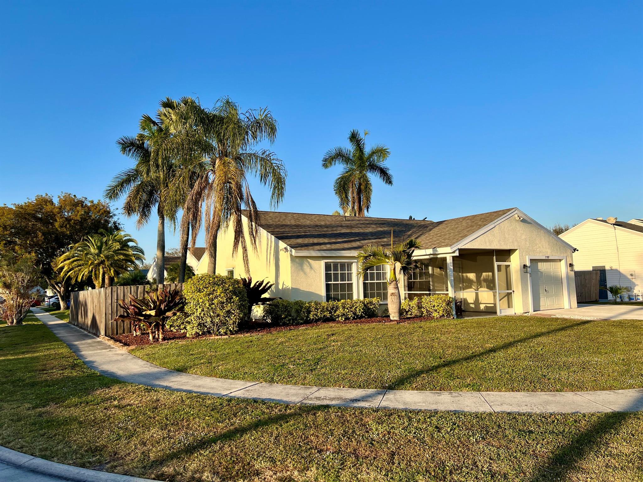 COUNTRYWOOD 2 - Residential Lease