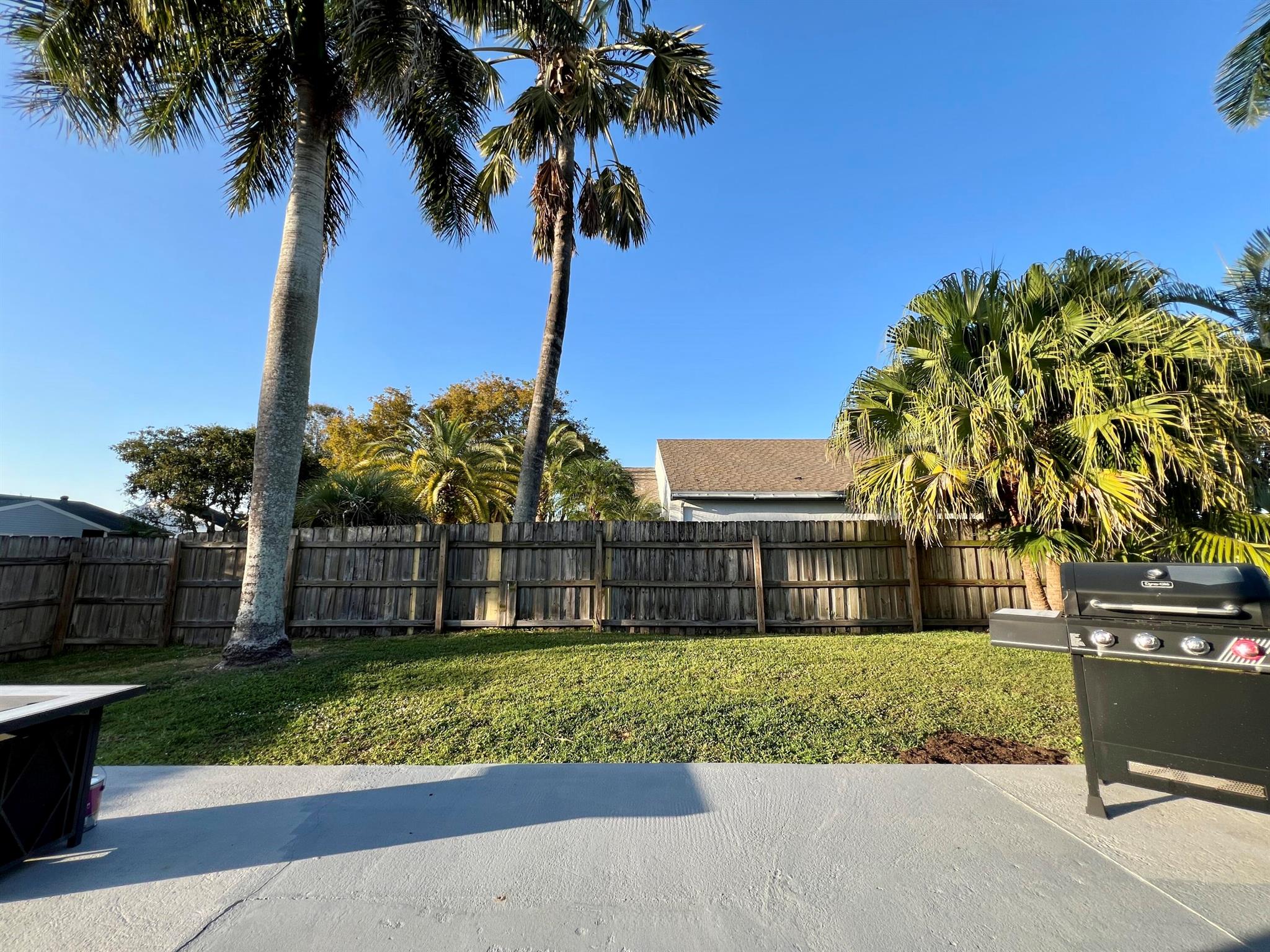 COUNTRYWOOD 2 - Residential Lease