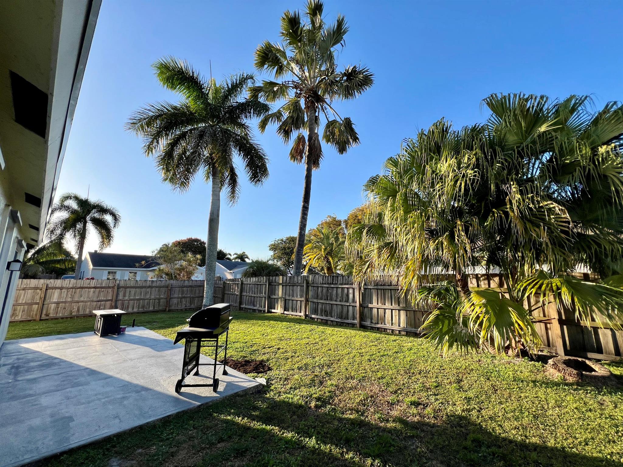 COUNTRYWOOD 2 - Residential Lease