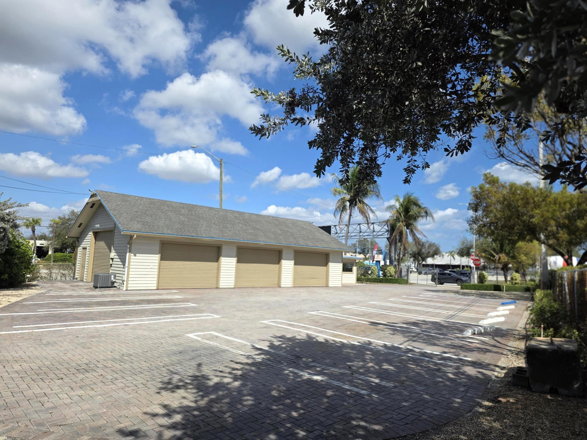 View photos, virtual tours, details... 1710 W Atlantic Avenue