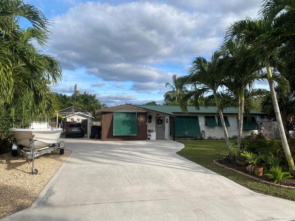 Photo of 815 SE Stafford Drive, Stuart, FL 34996 (MLS # R11139661)