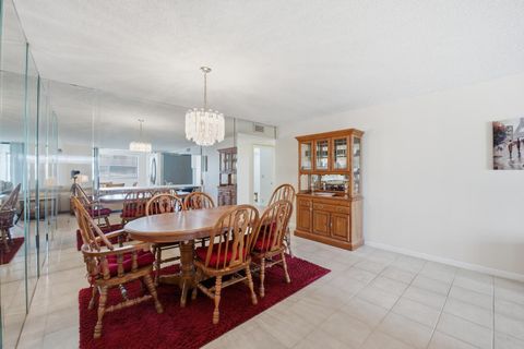 Tiny photo for 4725 Lucerne Lakes Blvd Boulevard E #110, Lake Worth, FL 33467 (MLS # B26001451)
