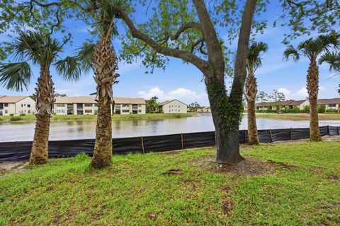 Tiny photo for 4725 Lucerne Lakes Blvd Boulevard E #110, Lake Worth, FL 33467 (MLS # B26001451)