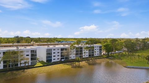Tiny photo for 4725 Lucerne Lakes Blvd Boulevard E #110, Lake Worth, FL 33467 (MLS # B26001451)