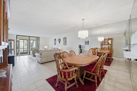 Tiny photo for 4725 Lucerne Lakes Blvd Boulevard E #110, Lake Worth, FL 33467 (MLS # B26001451)