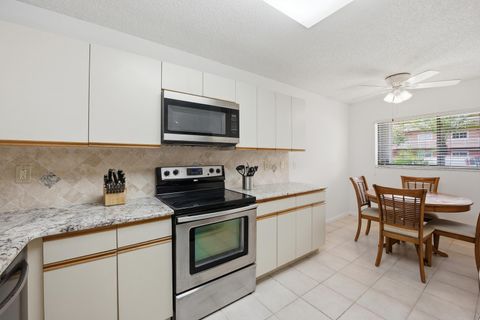 Tiny photo for 4725 Lucerne Lakes Blvd Boulevard E #110, Lake Worth, FL 33467 (MLS # B26001451)