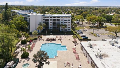 Tiny photo for 4725 Lucerne Lakes Blvd Boulevard E #110, Lake Worth, FL 33467 (MLS # B26001451)