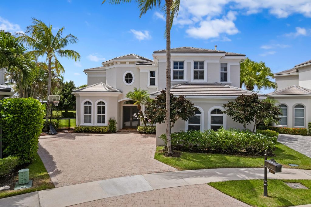 Photo of 357 Vizcaya Drive, Palm Beach Gardens, FL 33418 (MLS # B26040698)