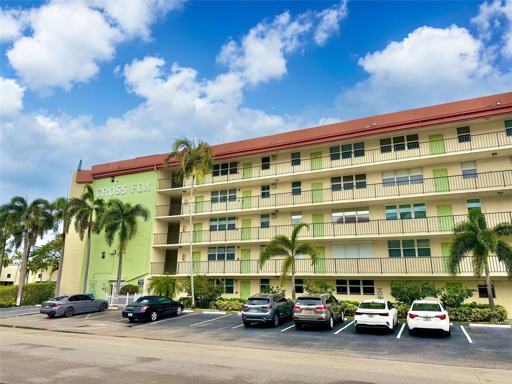 Photo of 5300 NE 24th Terrace #216c, Fort Lauderdale, FL 33308 (MLS # F10490634)