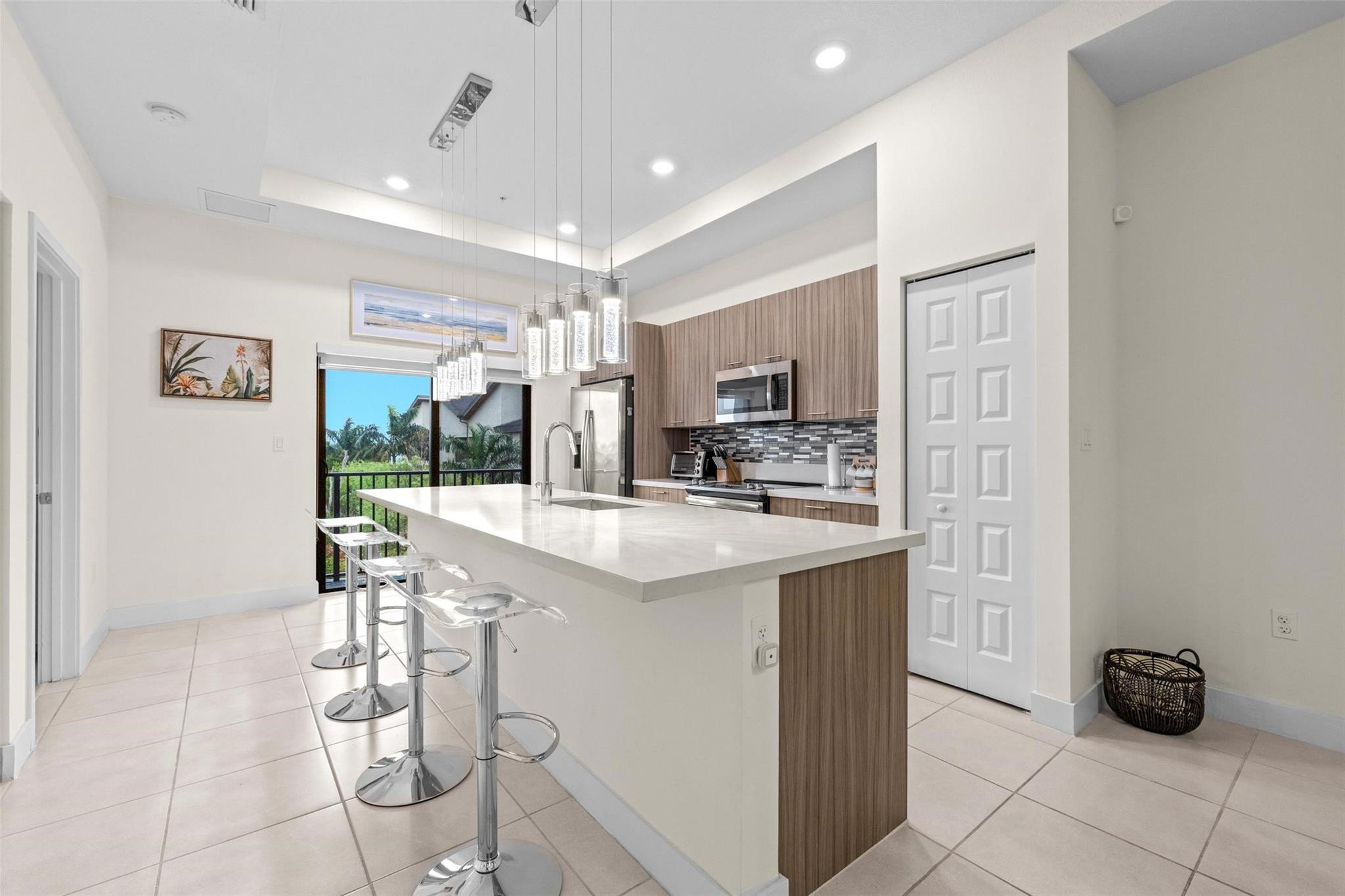 APEX AT PARK CENTRAL CONDO NO 4 - Residential Lease