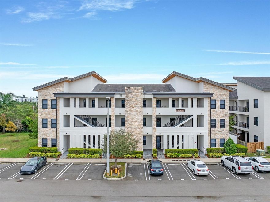 Welcome to modern luxury living in Doral! Built in 2020, this fully furnished 2 bed, 2.5 bath is available for rent. Features a contemporary design with high ceilings, smart thermostat, and smart door lock for convenience and security. Enjoy exclusive access to a resort style clubhouse which includes a kids playground, fitness center, Water Park for kids, pool and many more. Don't miss the chance to call this sophisticated space your new home!