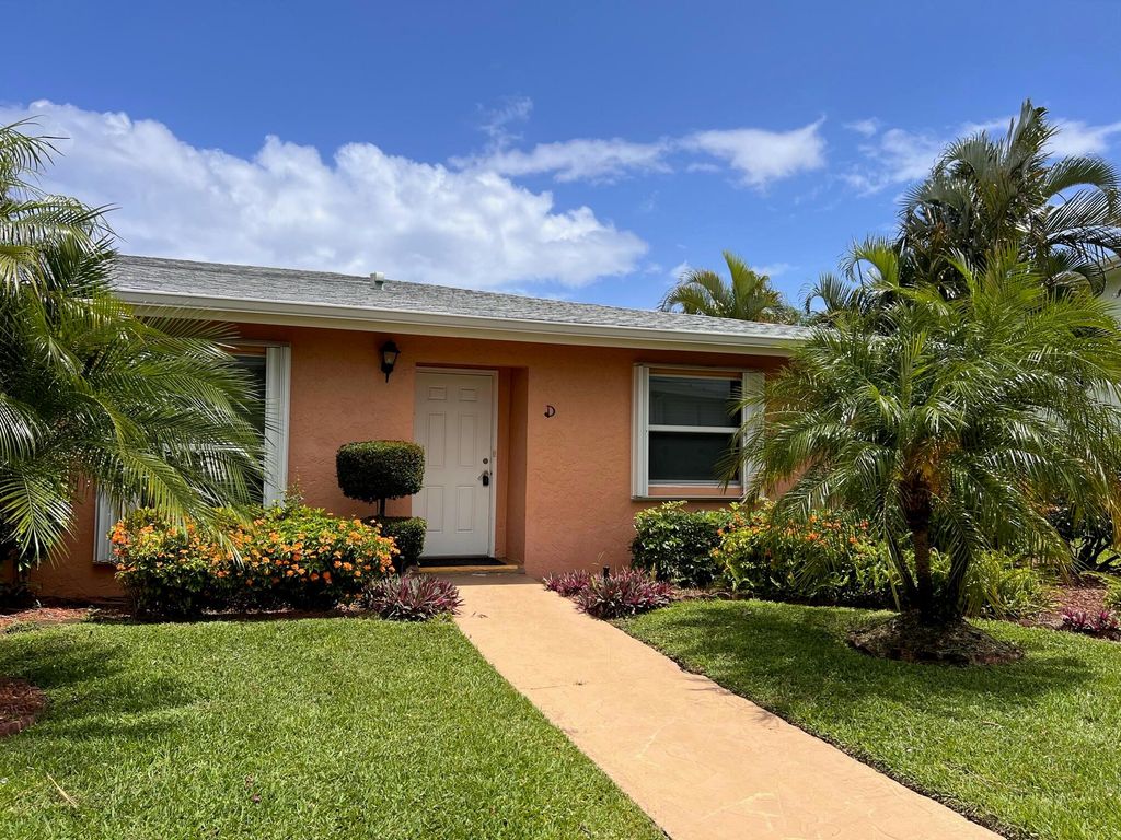 Photo of 1341 NW 19th Terrace #83-D, Delray Beach, FL 33445 (MLS # R11082094)