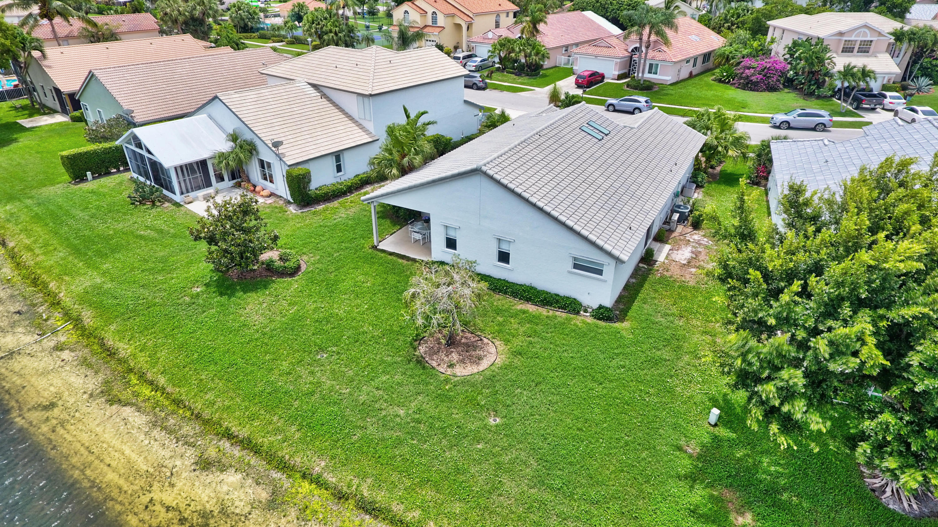 RAINBOW LAKES/THE ESTATES - Residential