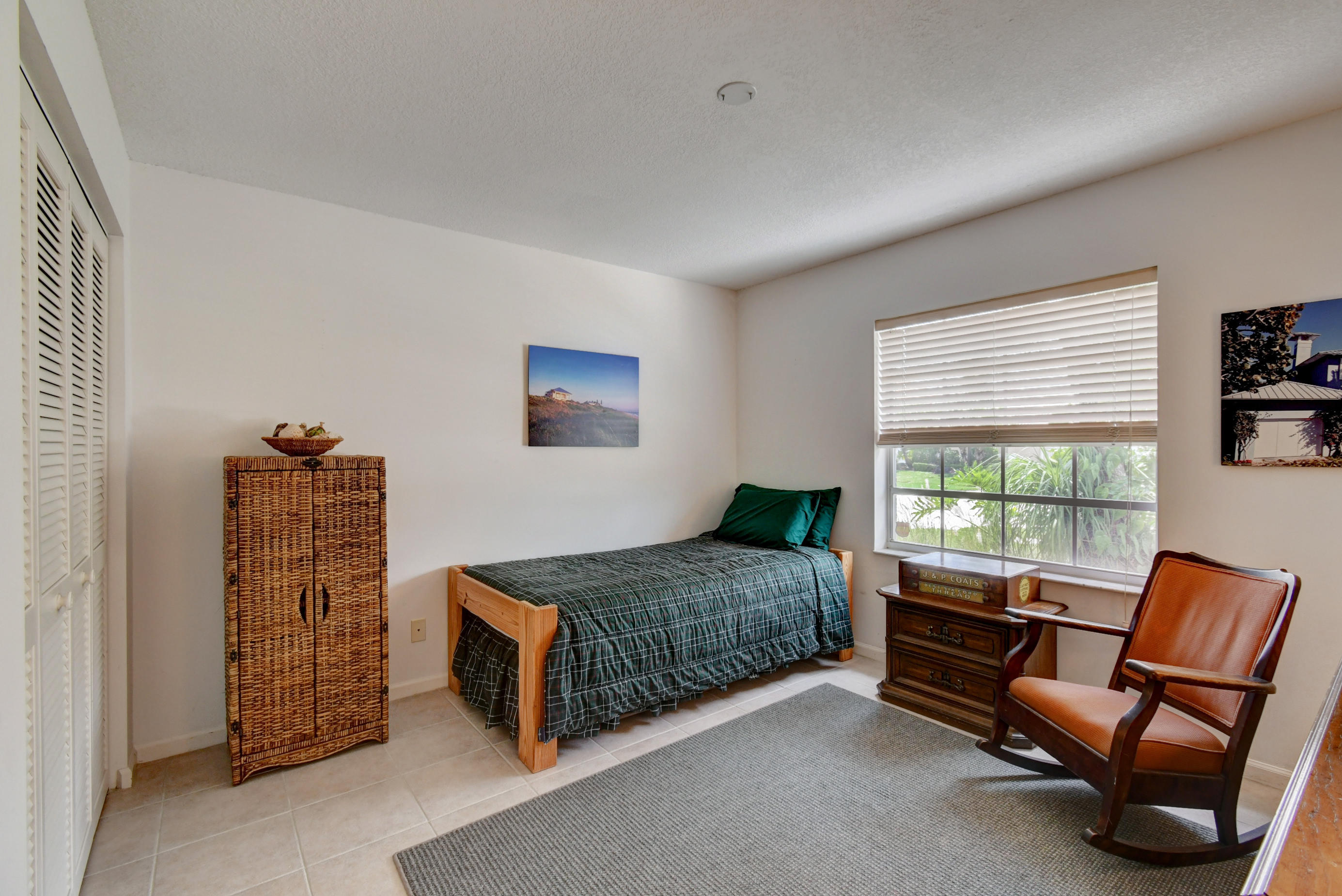 RAINBOW LAKES/THE ESTATES - Residential