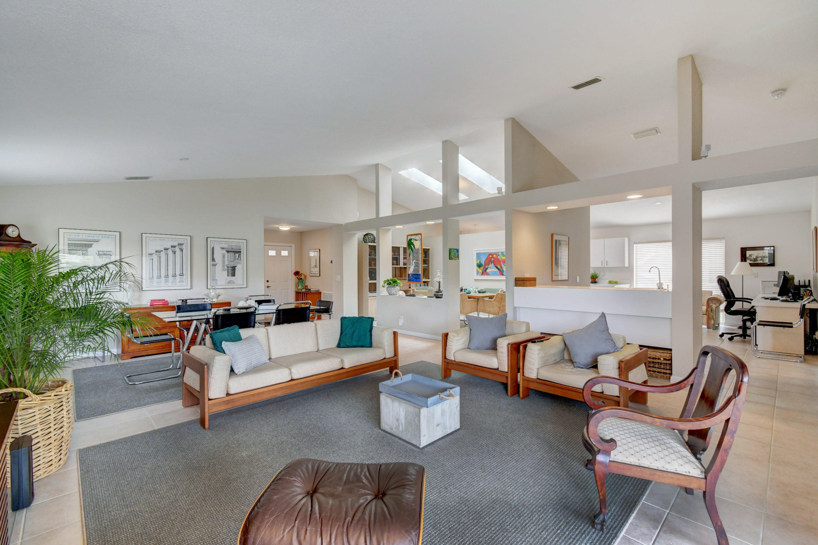 RAINBOW LAKES/THE ESTATES - Residential