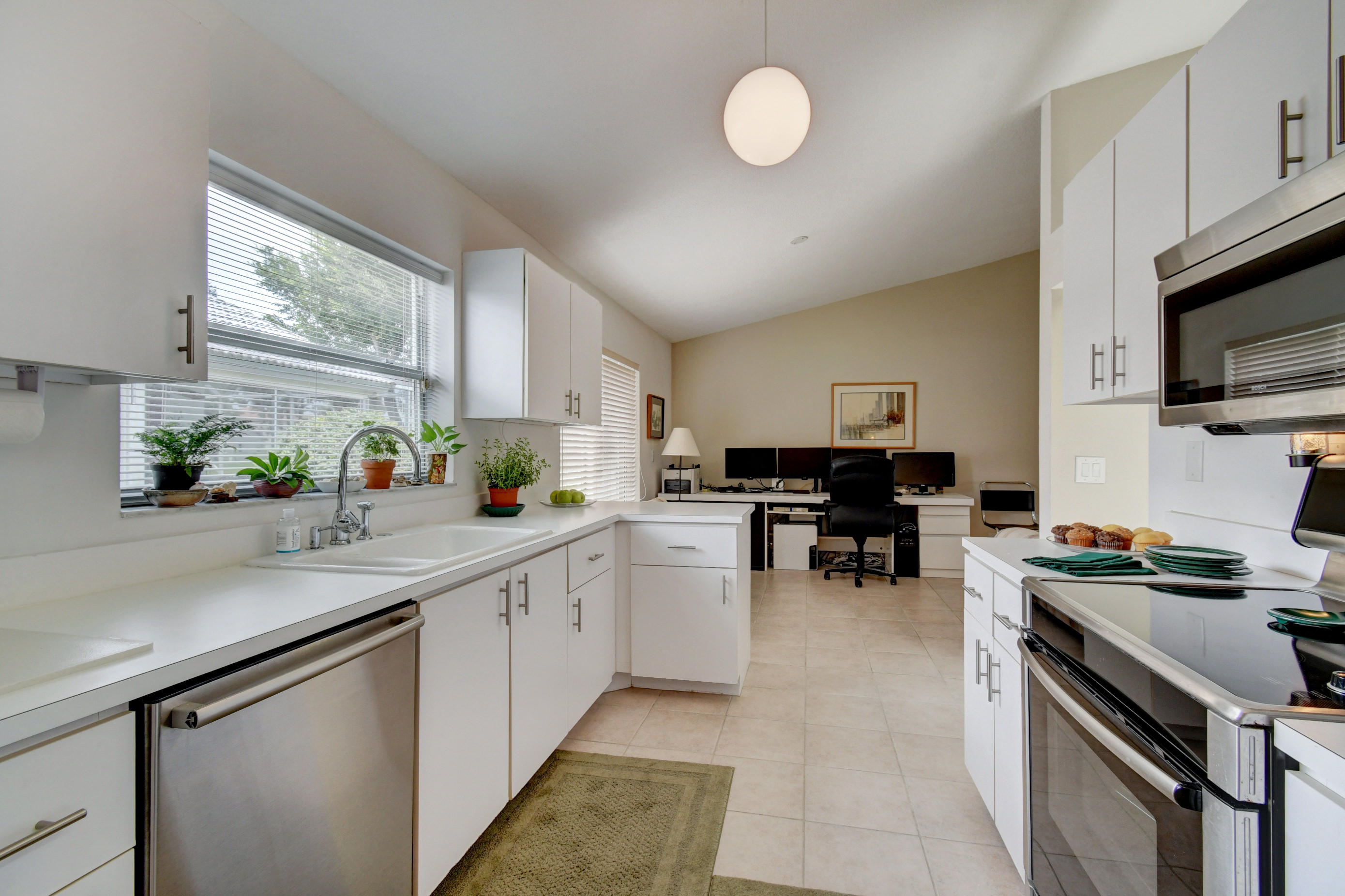 RAINBOW LAKES/THE ESTATES - Residential