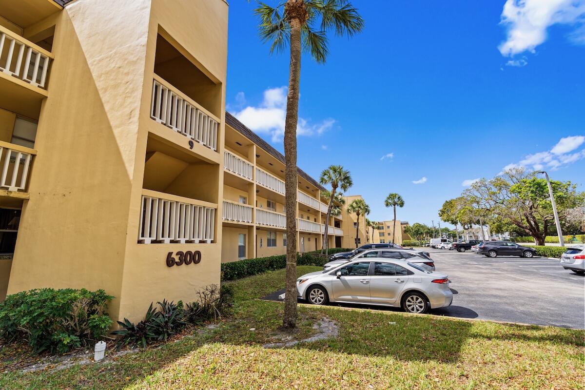 BERMUDA CLUB THREE CONDO - Residential