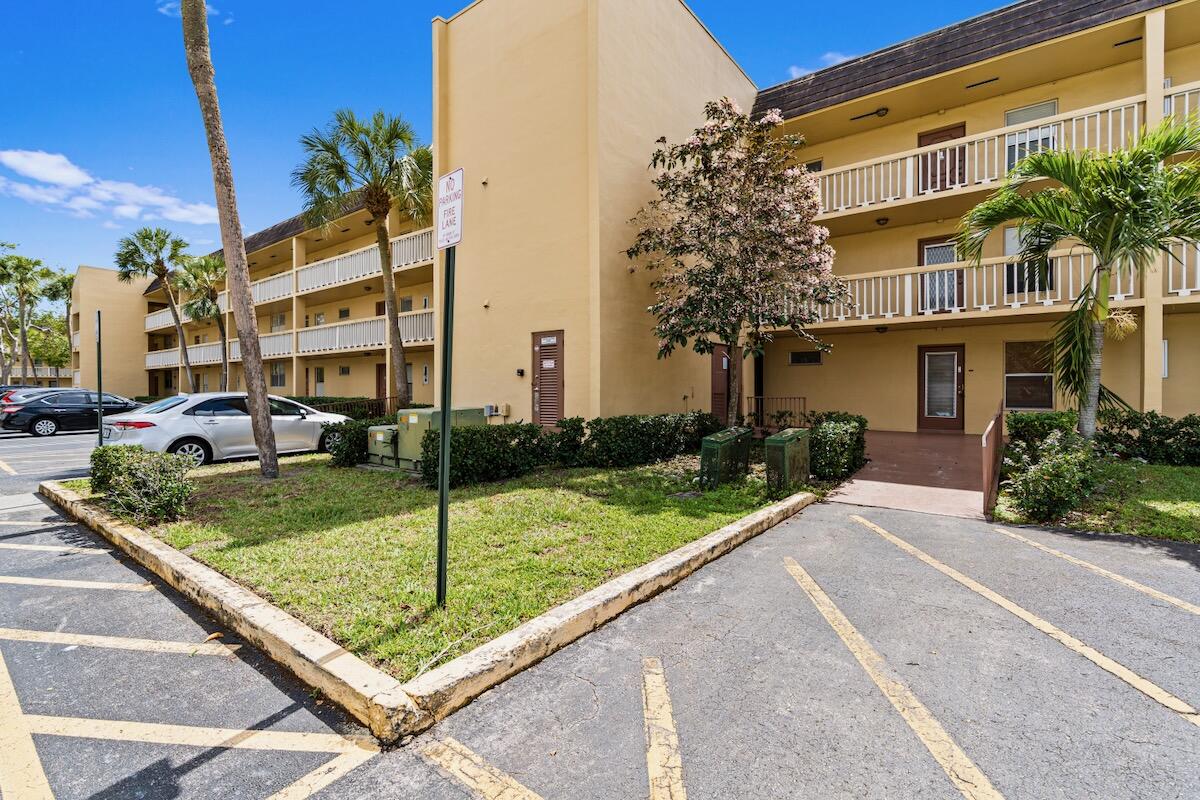 BERMUDA CLUB THREE CONDO - Residential