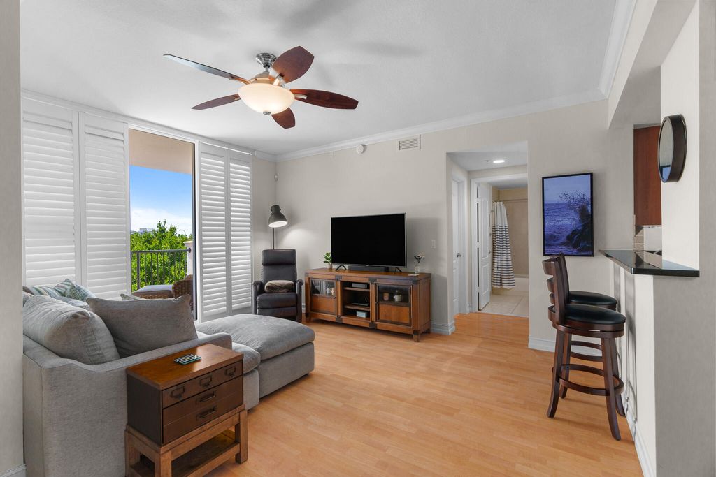 Photo of 101 SE 20th Avenue #501, Deerfield Beach, FL 33441 (MLS # R11089482)