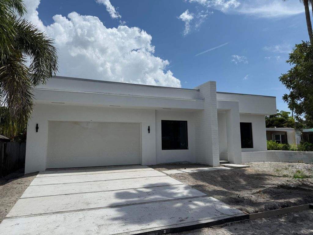 Photo of 1781 NE 18th Street, Fort Lauderdale, FL 33305 (MLS # B26050870)