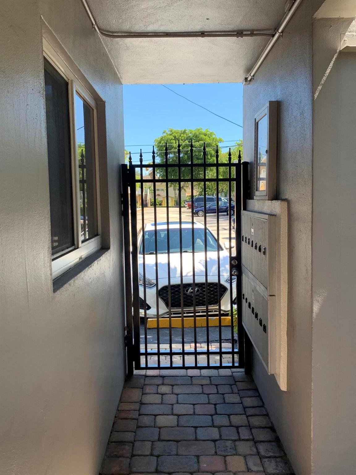 ENCLAVE AT WILTON MANORS - Residential Lease