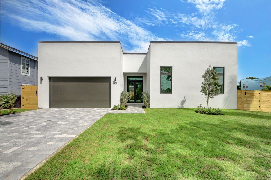 Photo of 901 Upland Road, West Palm Beach, FL 33401 (MLS # B26008179)