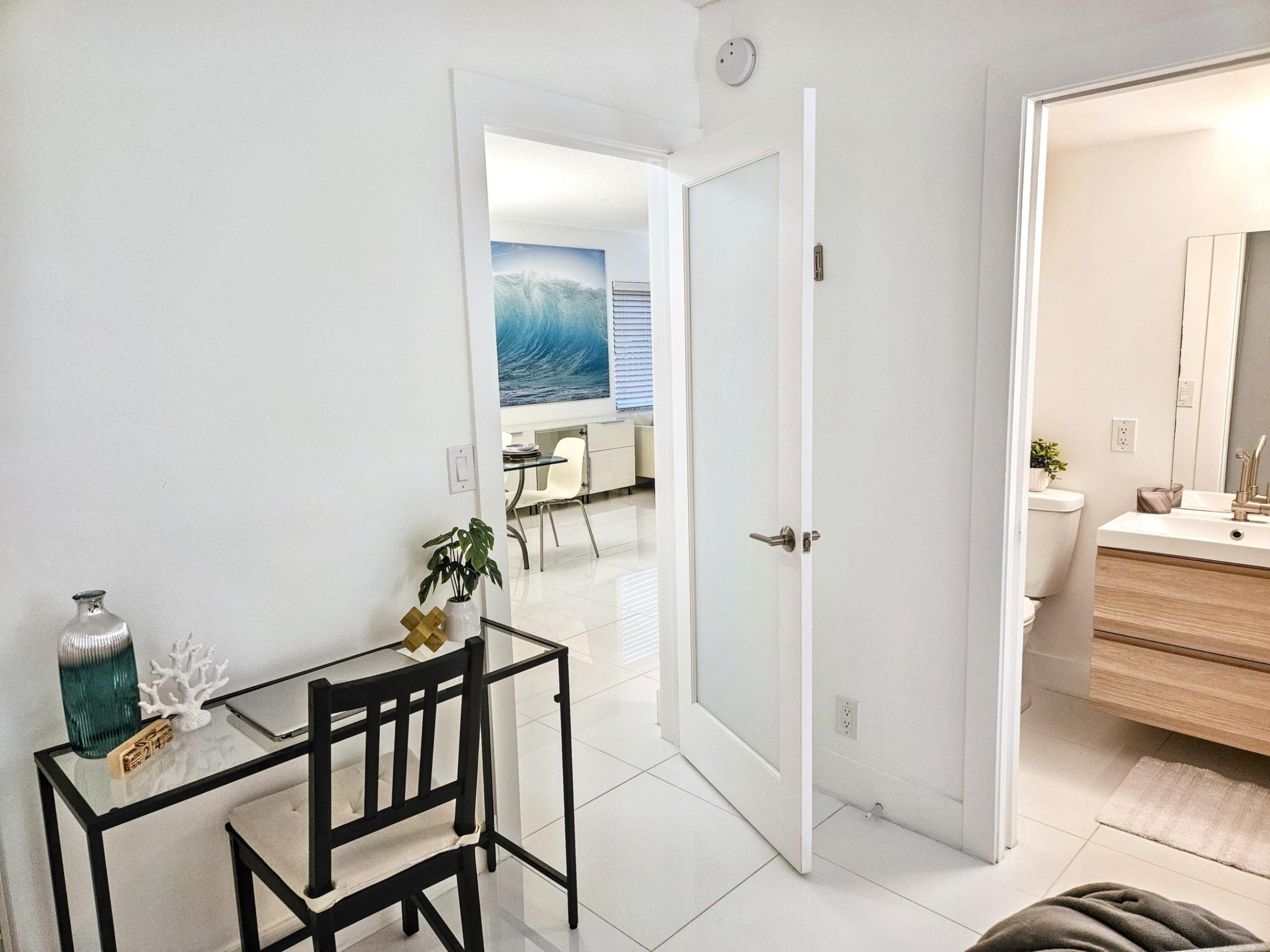 WELLINGTON ARMS CONDOS - Residential