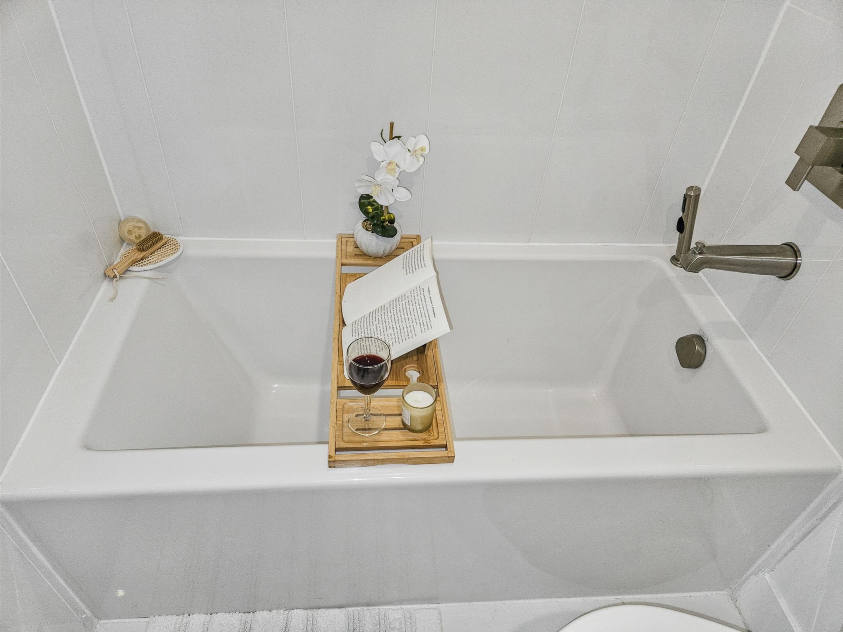 WELLINGTON ARMS CONDOS - Residential