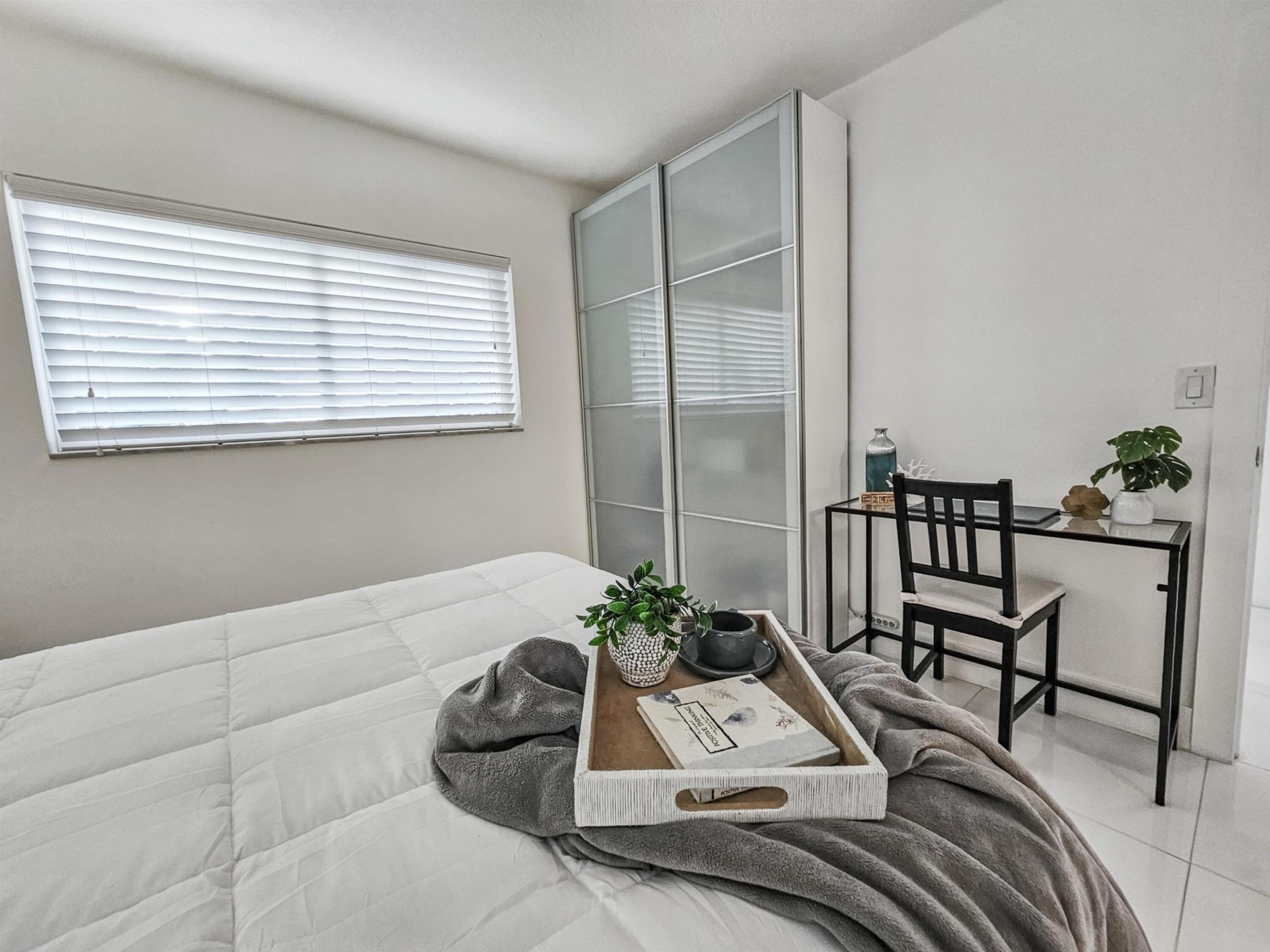 WELLINGTON ARMS CONDOS - Residential