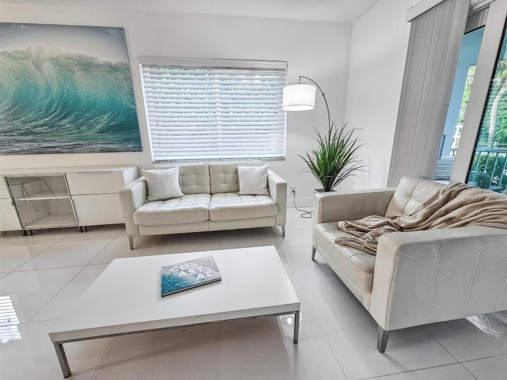 WELLINGTON ARMS CONDOS - Residential