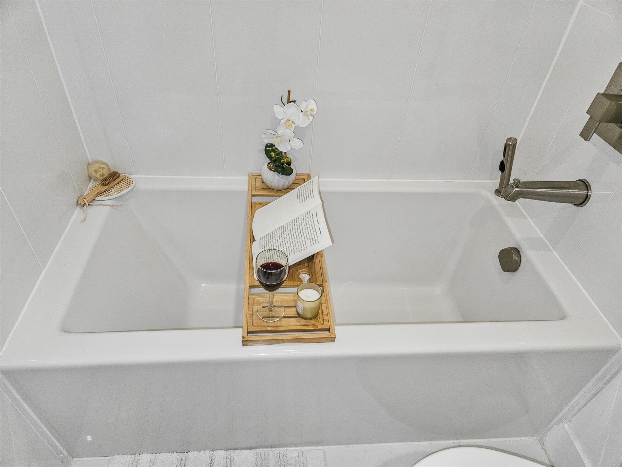 WELLINGTON ARMS CONDOS - Residential