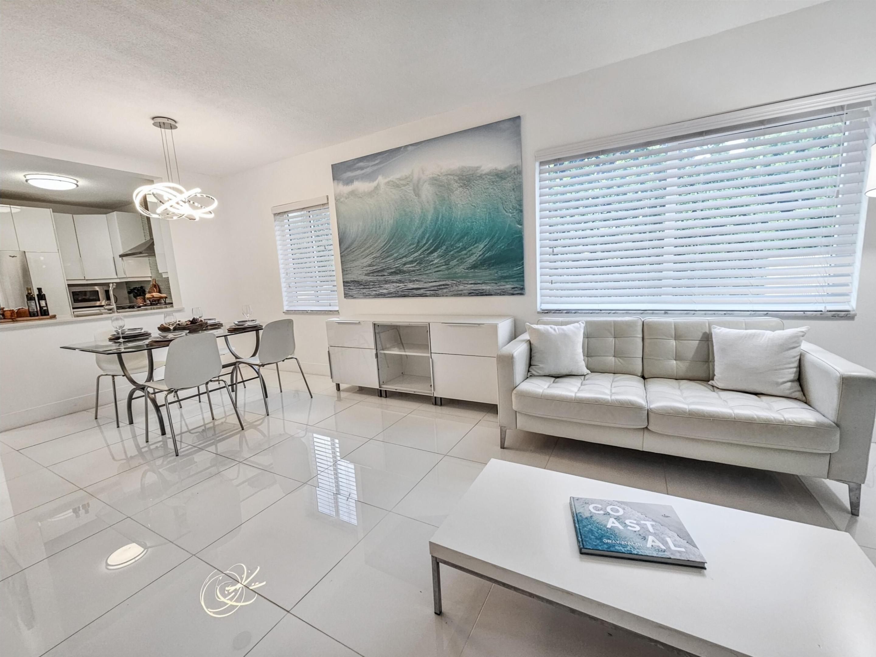 WELLINGTON ARMS CONDOS - Residential