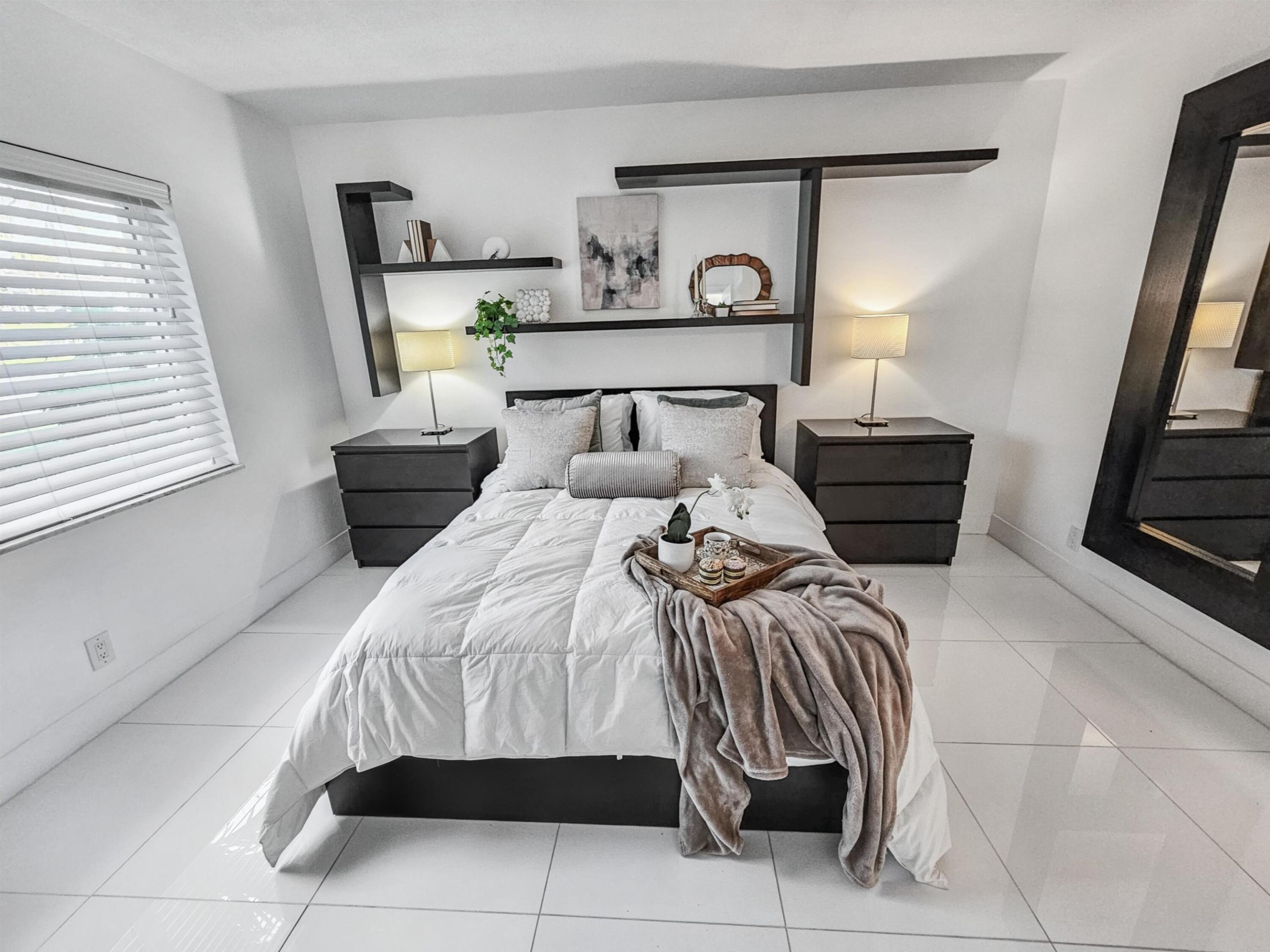 WELLINGTON ARMS CONDOS - Residential