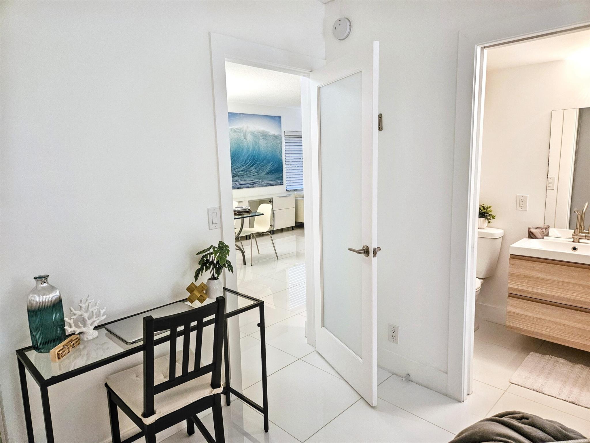 WELLINGTON ARMS CONDOS - Residential