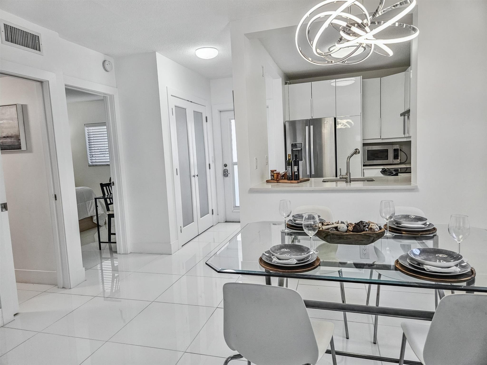 WELLINGTON ARMS CONDOS - Residential