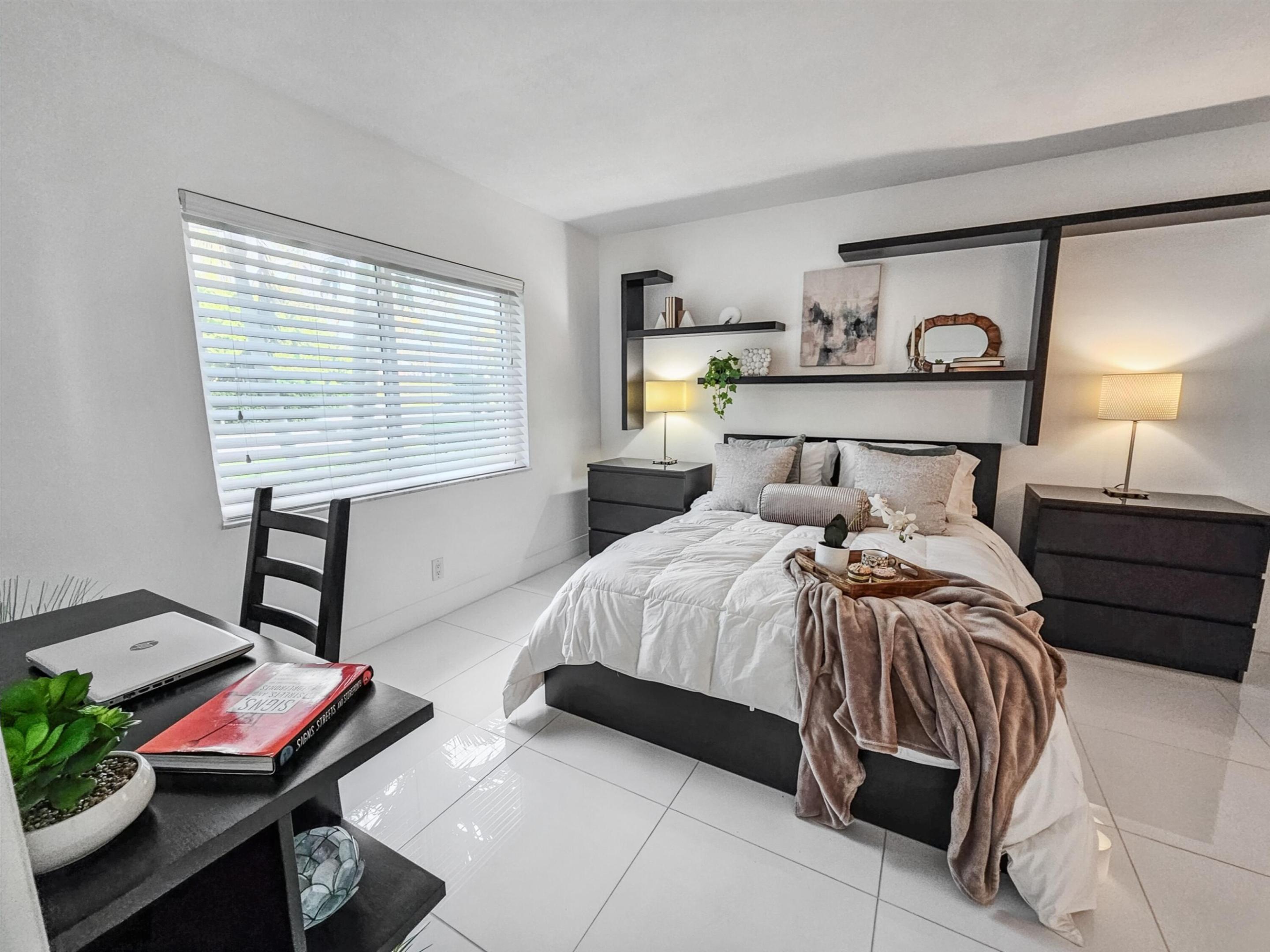 WELLINGTON ARMS CONDOS - Residential