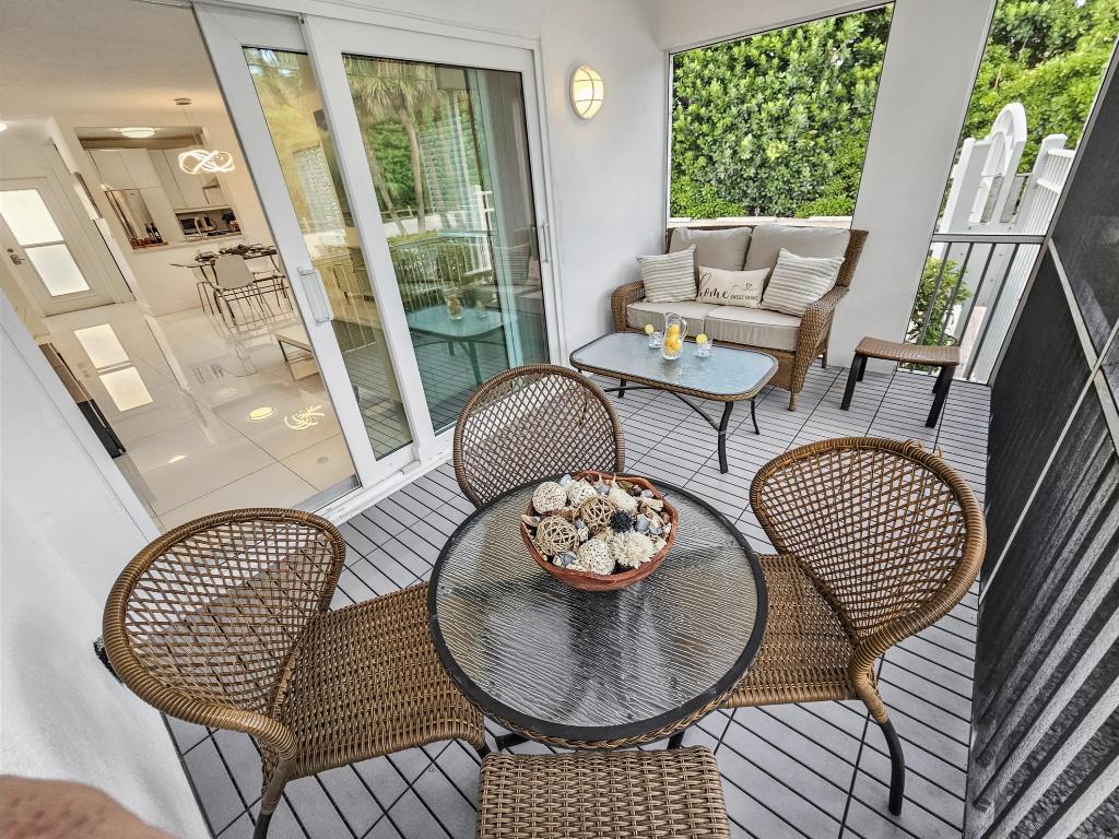 WELLINGTON ARMS CONDOS - Residential