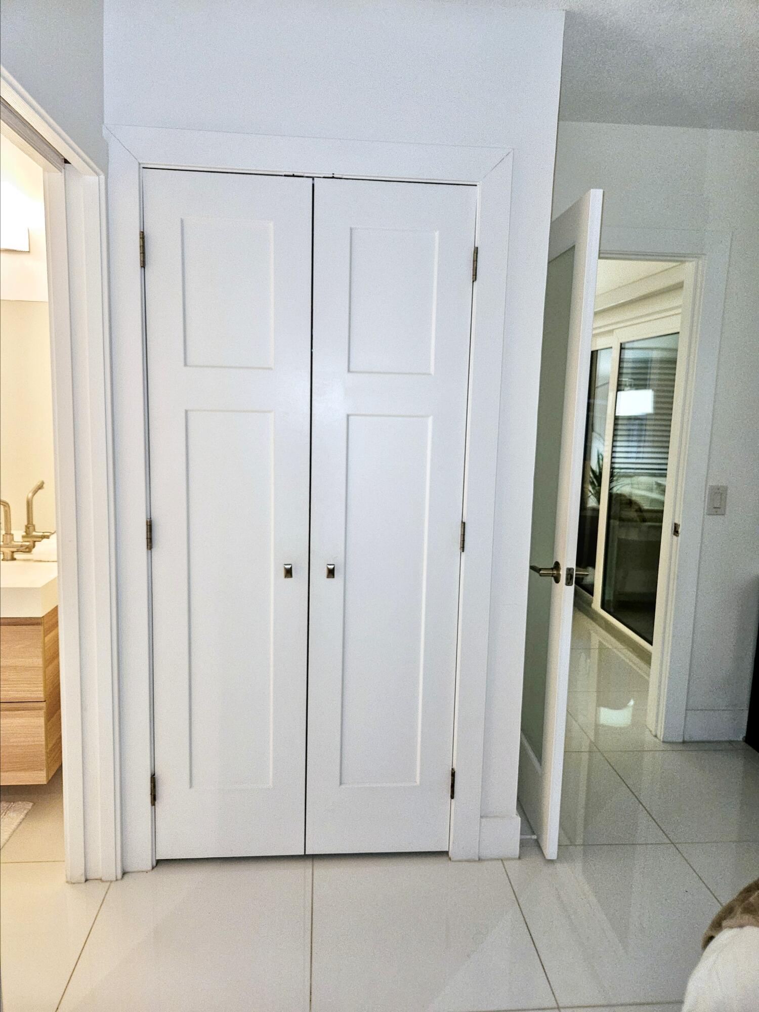 WELLINGTON ARMS CONDOS - Residential