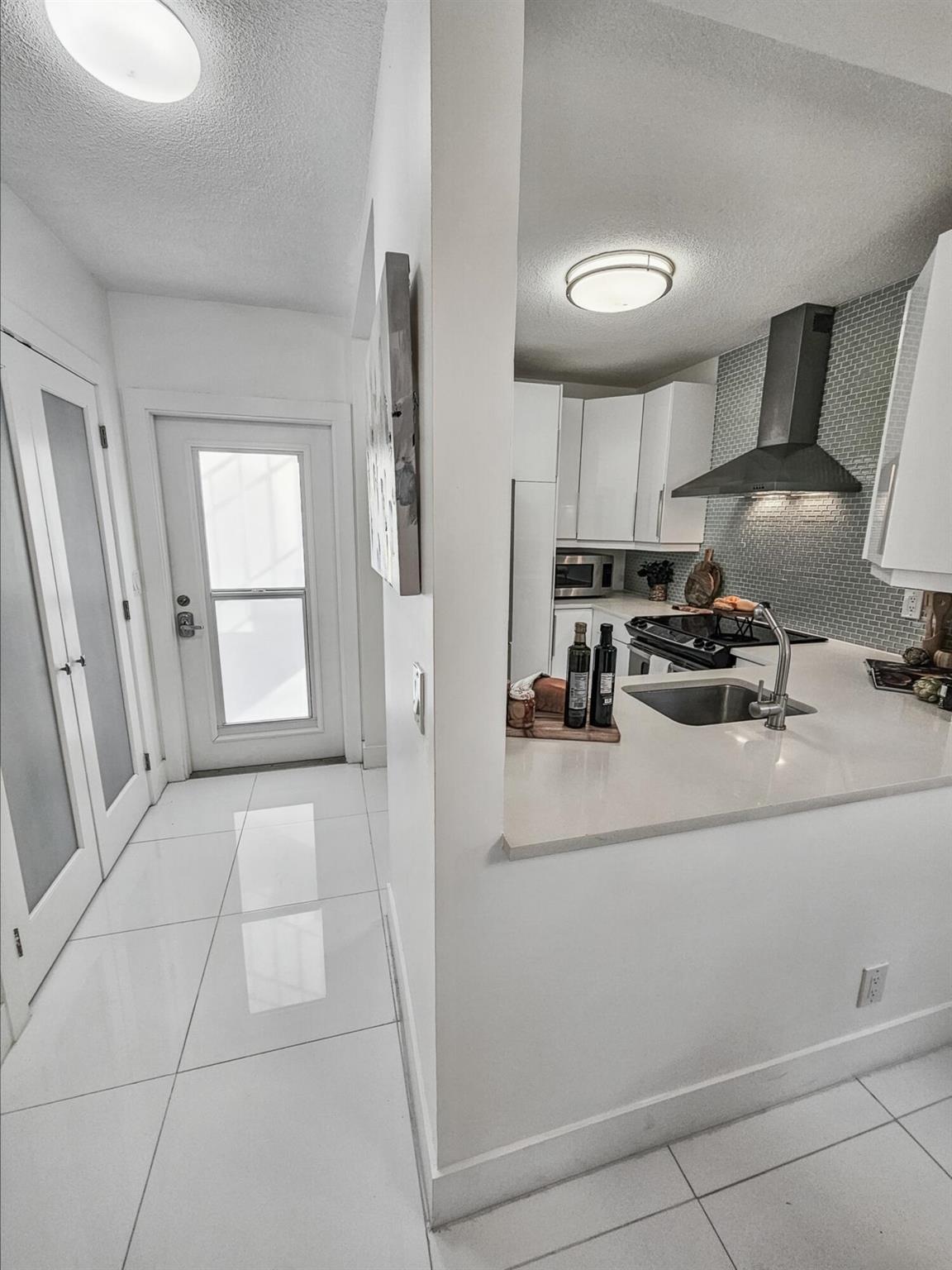 WELLINGTON ARMS CONDOS - Residential