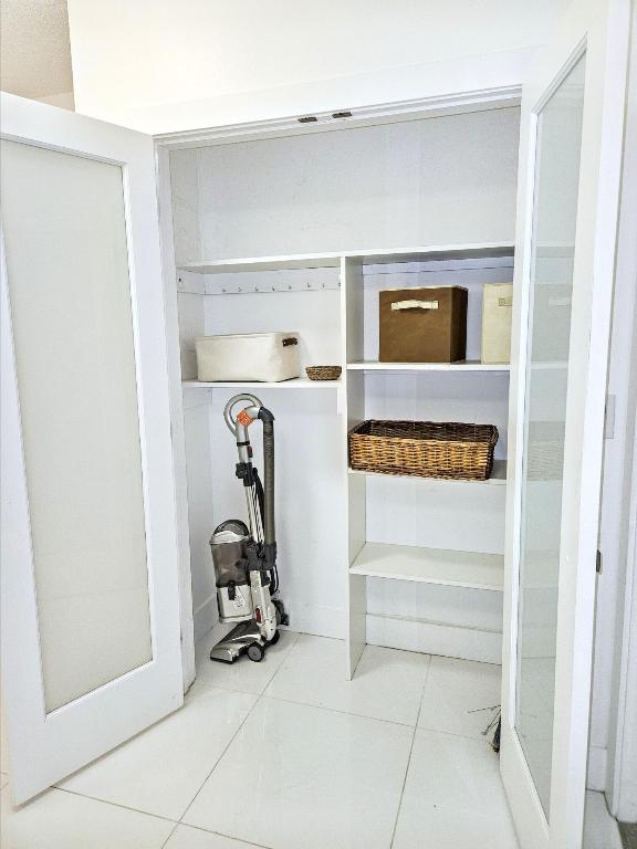 WELLINGTON ARMS CONDOS - Residential