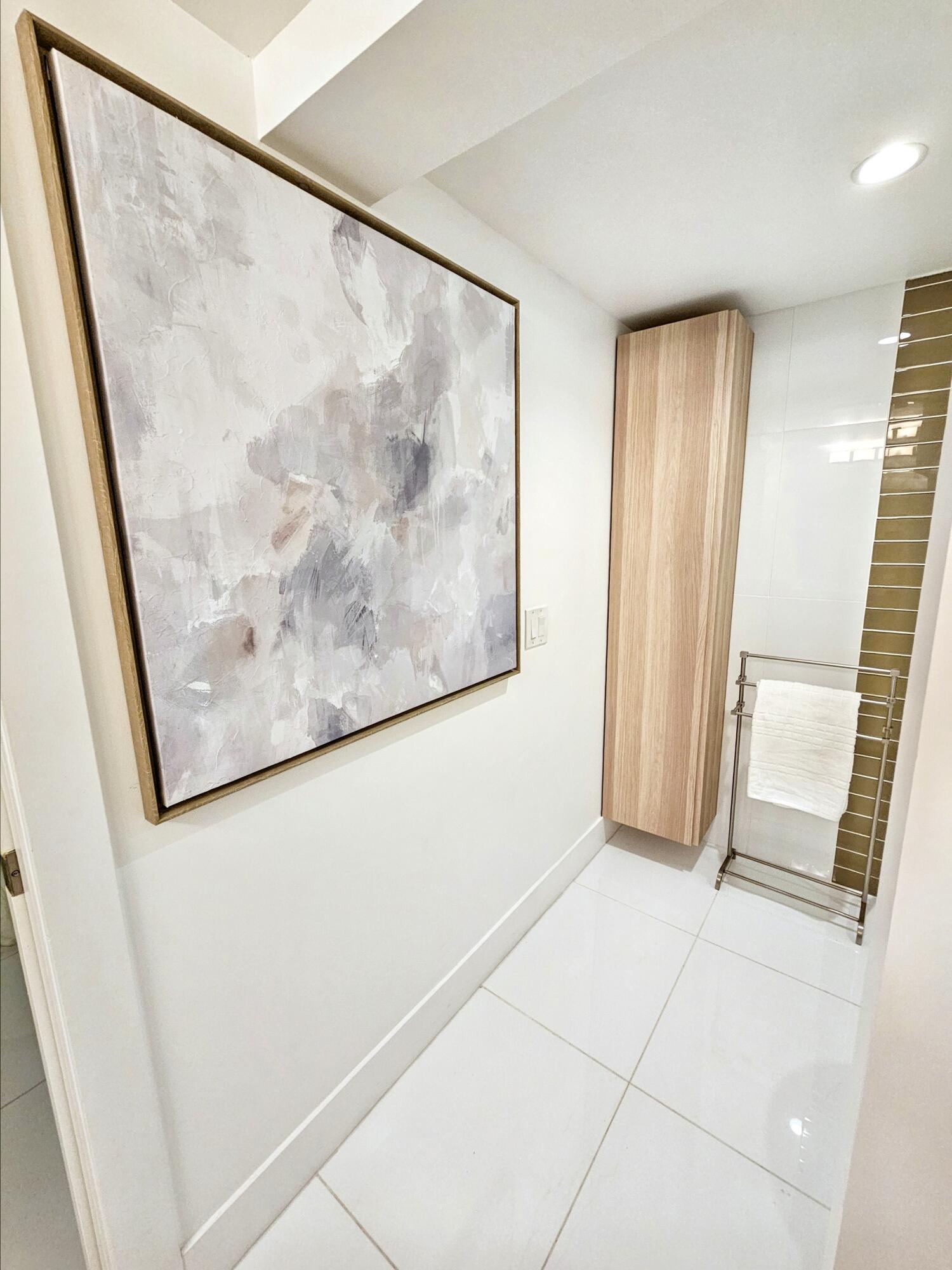 WELLINGTON ARMS CONDOS - Residential