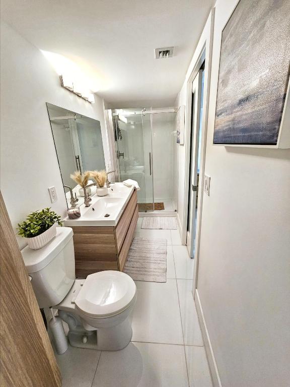 WELLINGTON ARMS CONDOS - Residential