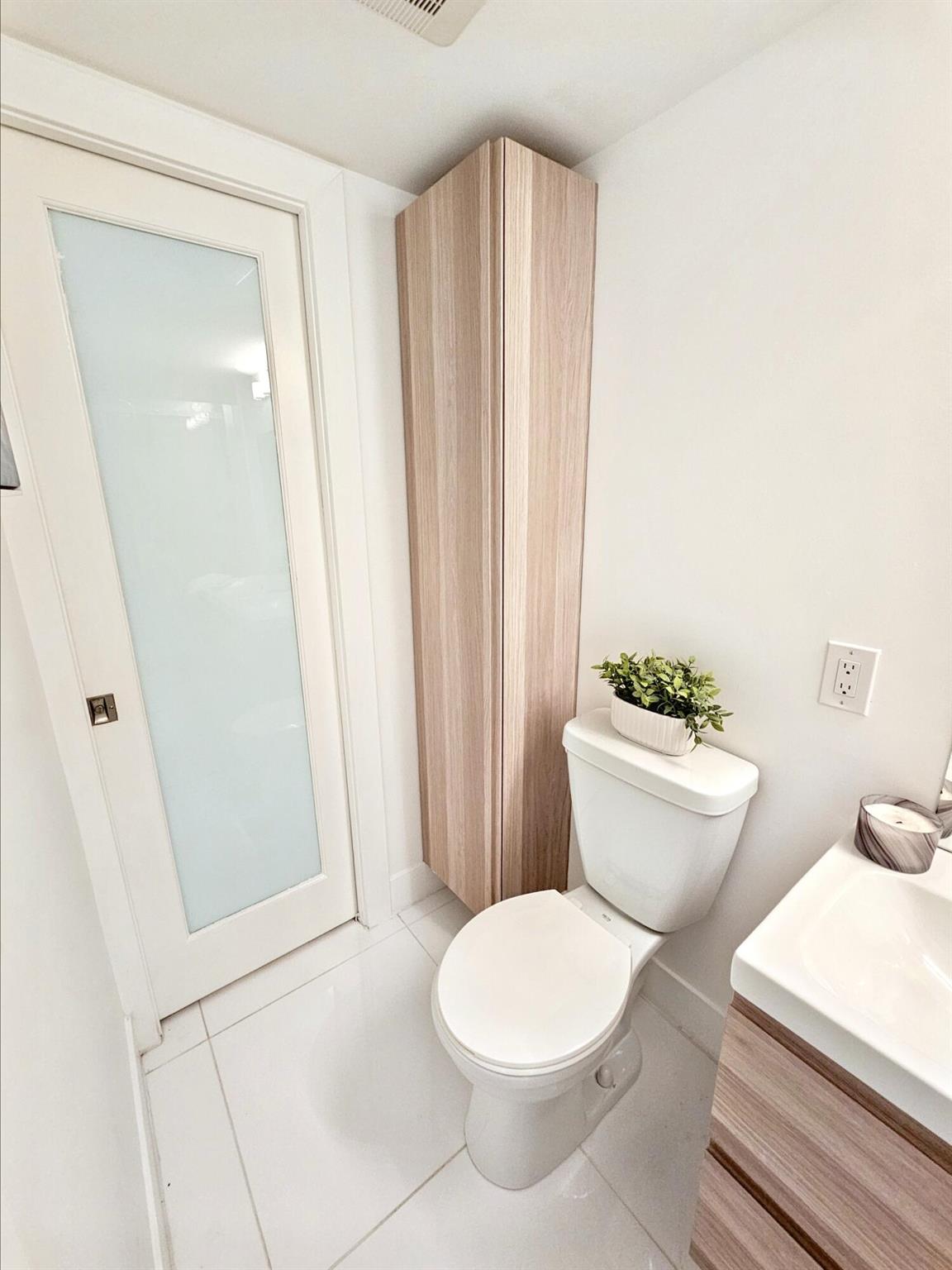 WELLINGTON ARMS CONDOS - Residential