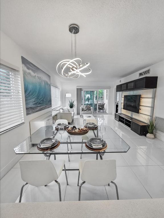 WELLINGTON ARMS CONDOS - Residential