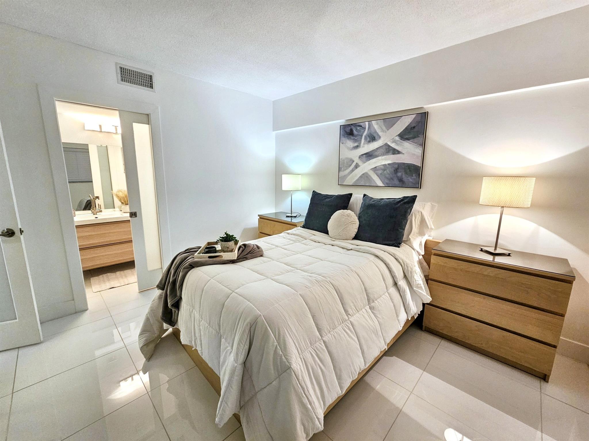 WELLINGTON ARMS CONDOS - Residential