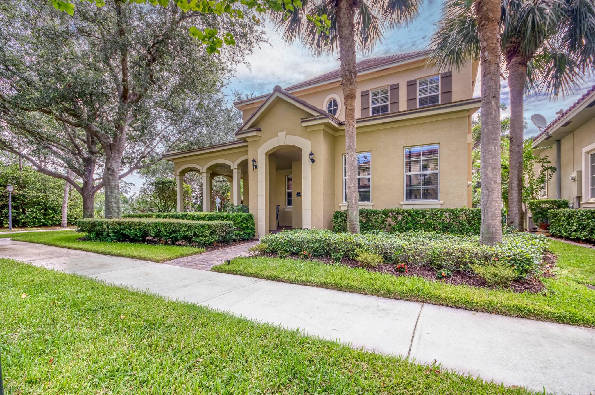 118 Foxford Court