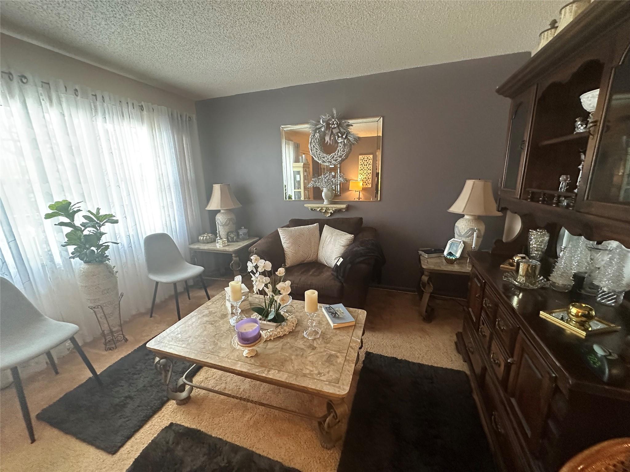 IVANHOE C - Residential