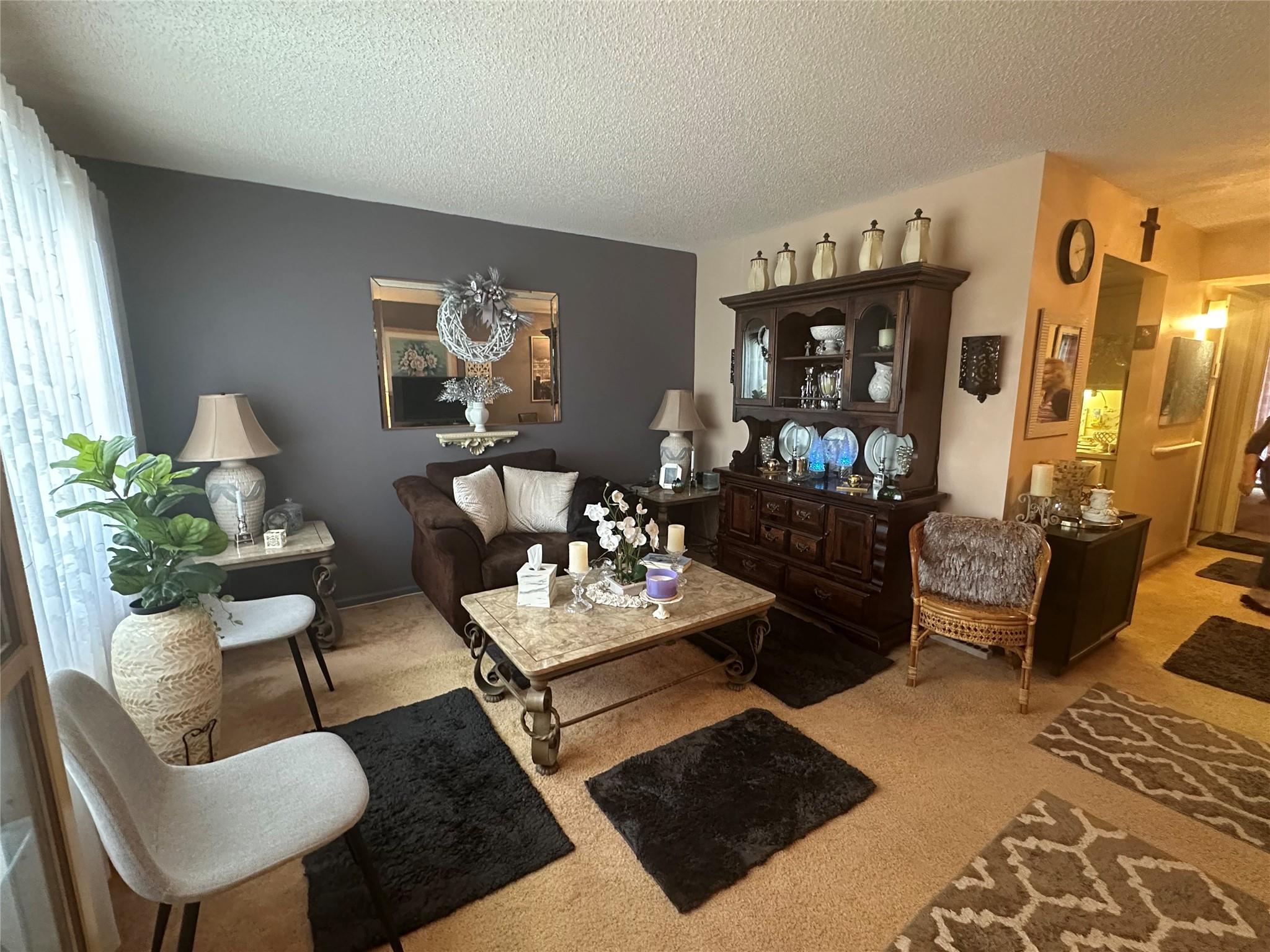 IVANHOE C - Residential