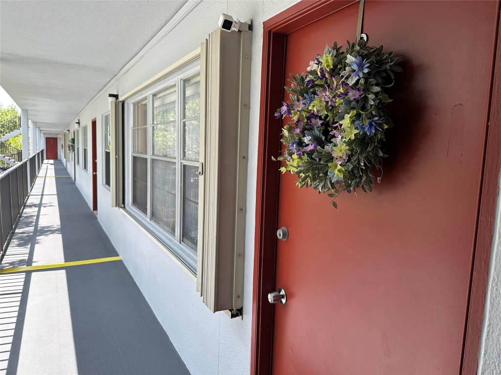 IVANHOE C - Residential